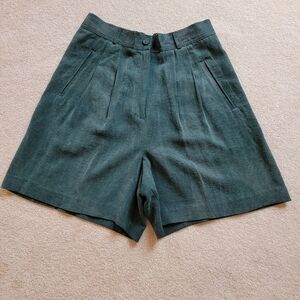 Karen Kane Women's Green Shorts Size 12 EUC.